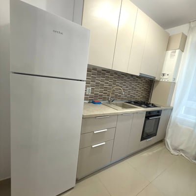 Vermietung einer modernen Wohnung mit separatem Zimmer und Balkon, Chiajna, Sektor 6, Bukarest, Rumänien